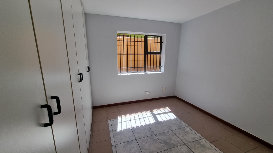 6 Bedroom Property for Sale in Lochnerhof Western Cape